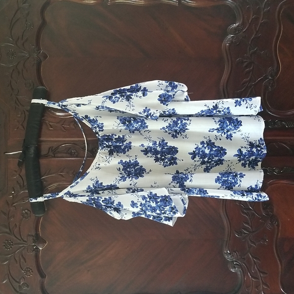 torrid Tops - Torrid sz 2 floral cold shoulder top summer white
